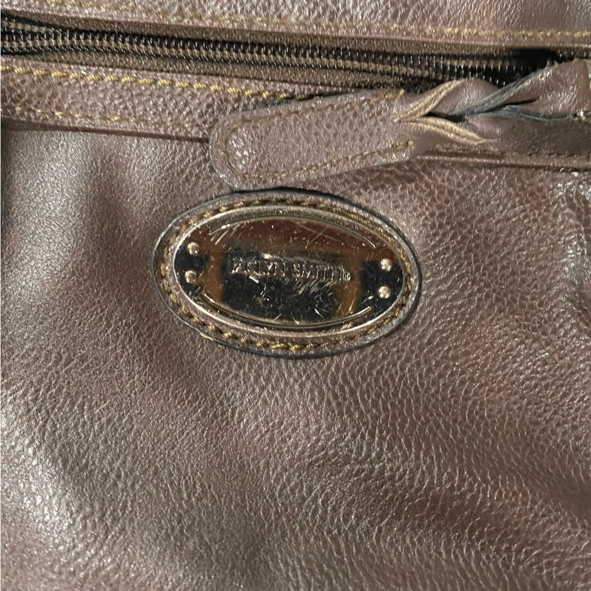 Jaclyn Smith  brown handbag - Image 2