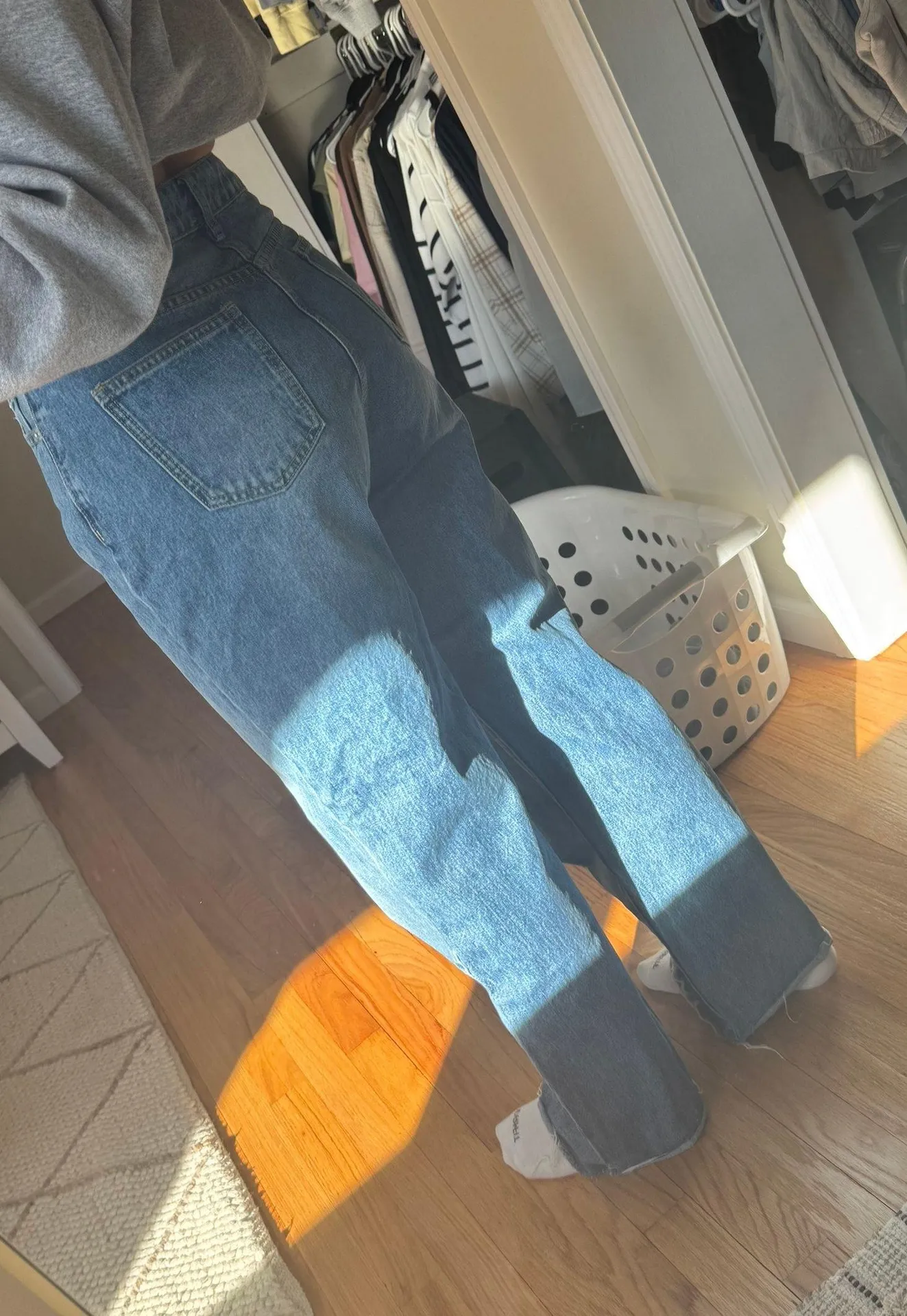 High Waisted Jeans - Image 3