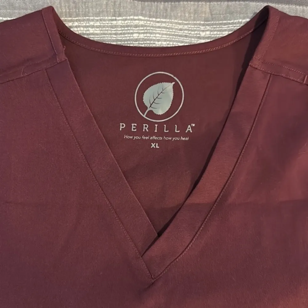 Women's Perilla V - Image 4