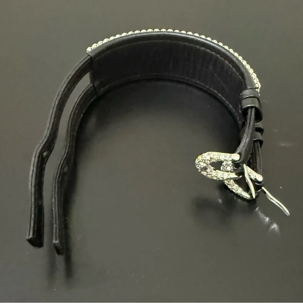 SWAROVSKI Swan Signed Crystal Rhinestones Leather Buckle Wide Cuff Bracelet 24g. - Image 9