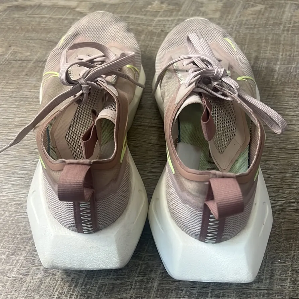 Nike Women's Vista Lite CI0905-200 Fossil Stone/Desert Dust/Volt Size 8.5 - Image 4