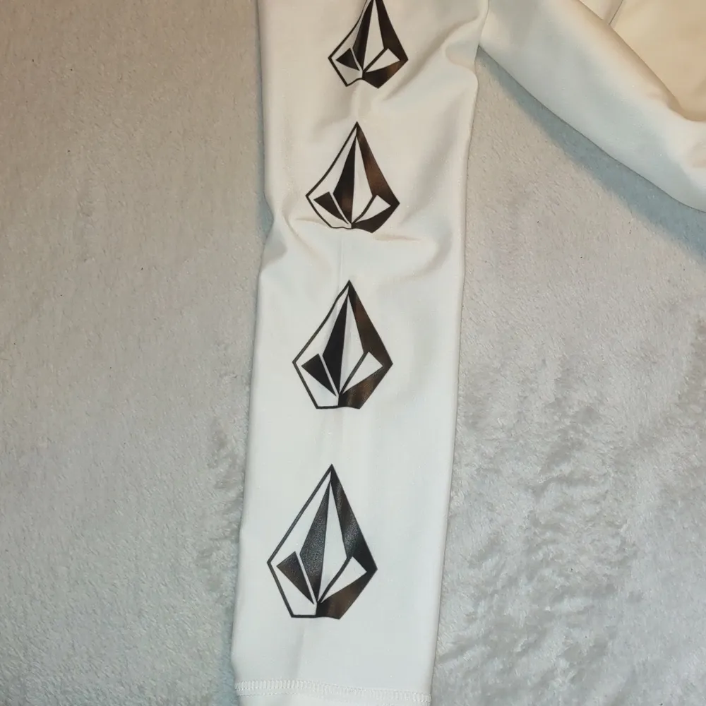 Volcom long sleeve shirt. (#0962) - Image 3