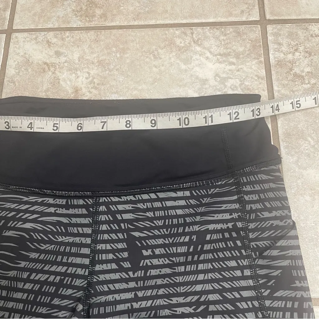 Lululemon Run: Inspire Crop II Full-On Luxtreme Mesh Scratch size‎ 4 - Image 9