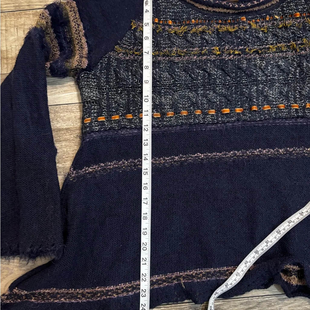 Free People Craft Time Navy Boho split bell sleeve Sweater size Small - Image 11