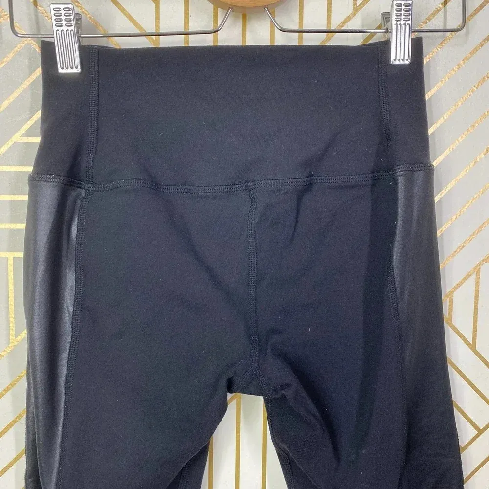 Alo Yoga Capri Leggings Cropped Faux Leather Side Mesh Illusion Black Size Small - Image 6