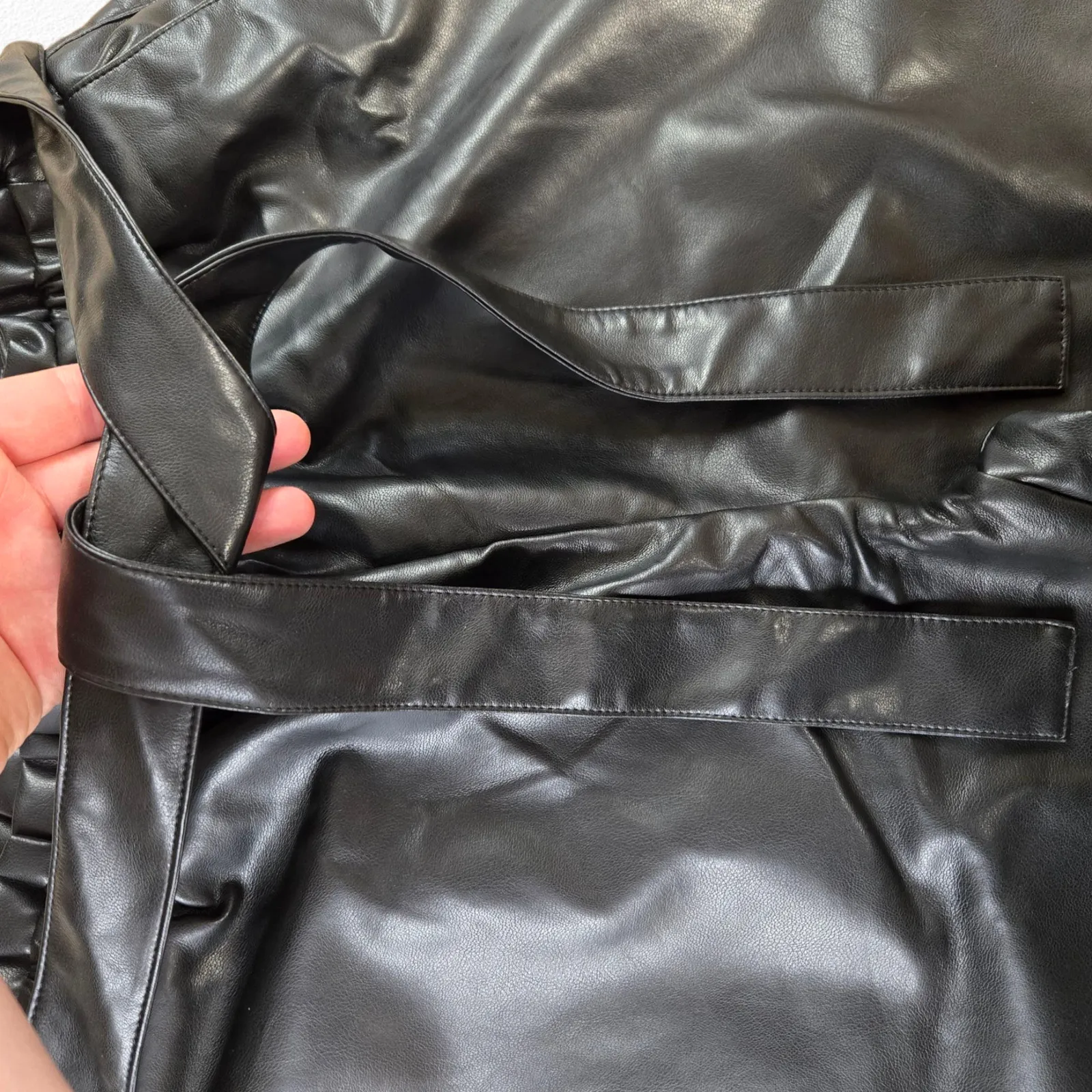 Avec Les Filles Black Faux Leather Belted High Waisted Straight Pants Size Small - Image 6