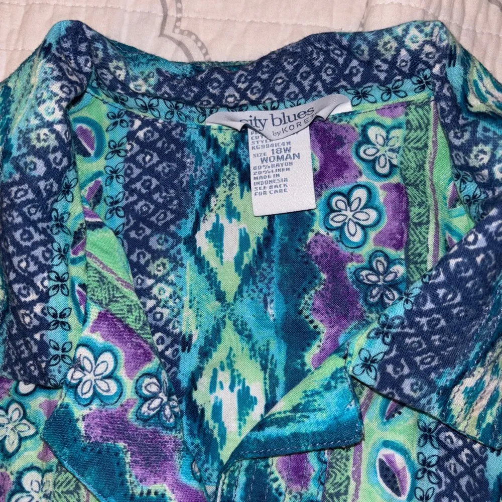 Women’s Multicolor Patterned Shirt Green Size 18 - Image 2