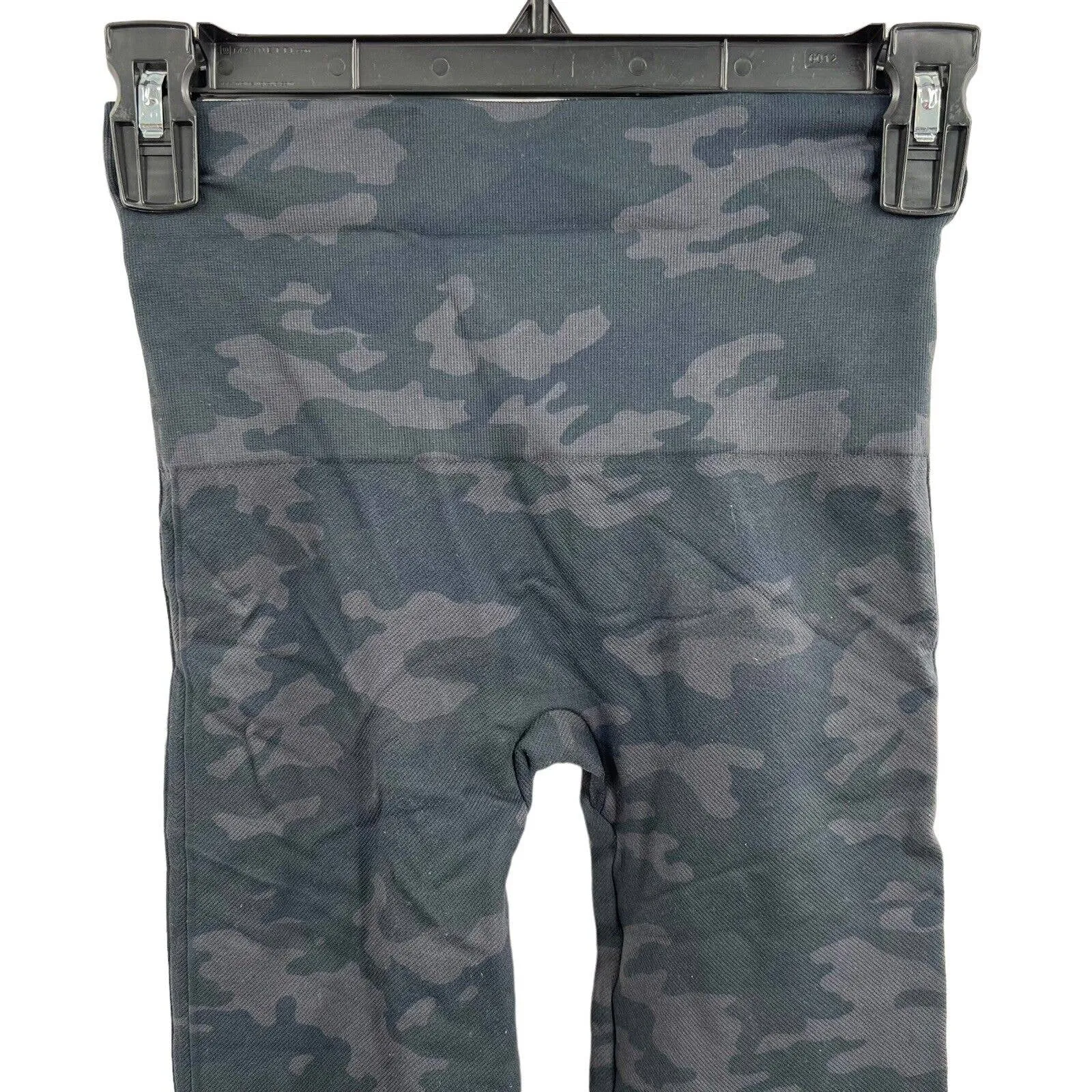 Spanx EcoCare Camo Seamless Legging Size‎ Small - Image 2