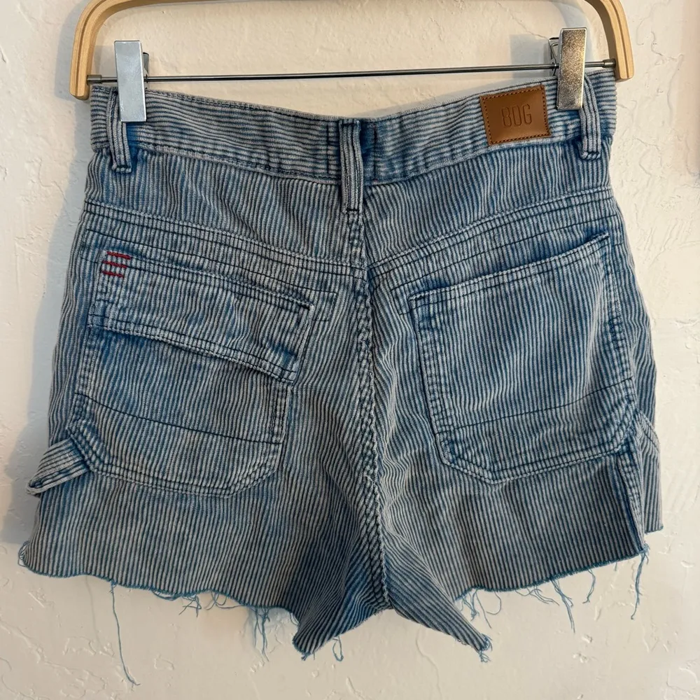URBAN OUTFITTERS sky blue corduroy high rise carpenter cut off shorts size 27 - Image 4