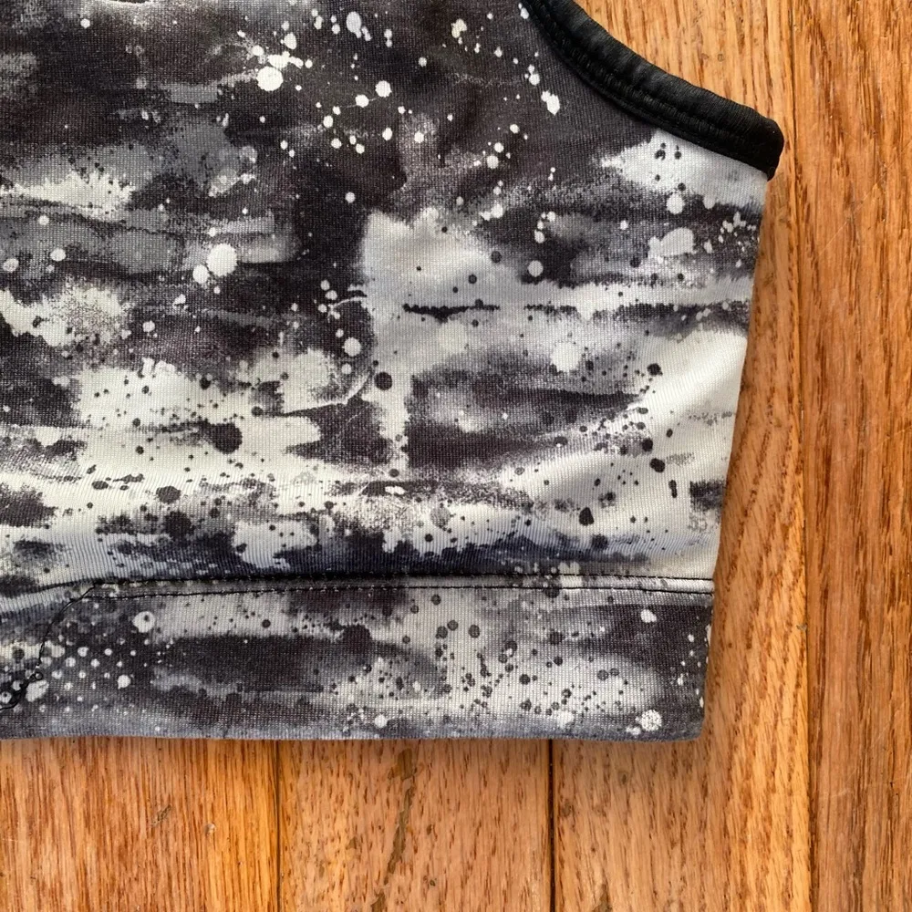 black gray white athletic racerback sports bra Size M - Image 4