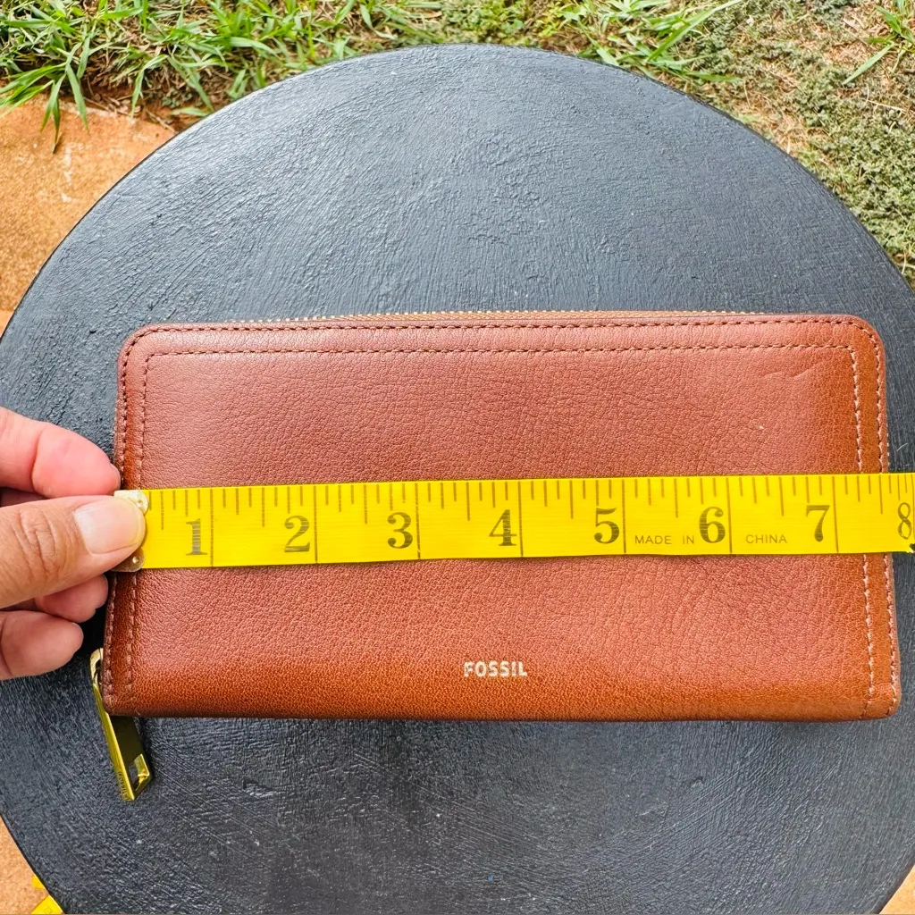 Fossil Zippered Leather Wallet Brown NWT - Image 3