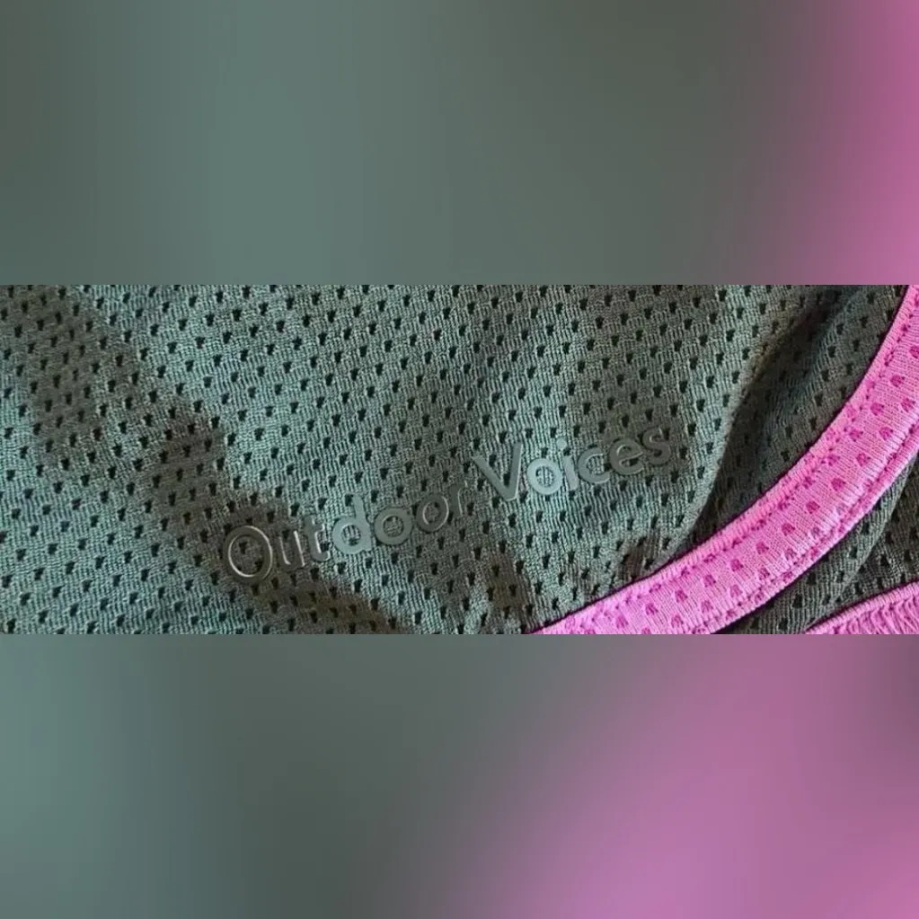 NWOT Outdoor Voices evergreen and pink recmesh athletic shorts - Image 5