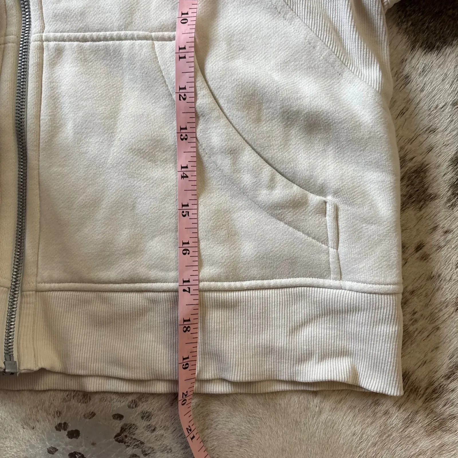 LULULEMON Scuba Oversized Full Zip
Natural Ivory Size M/L - Image 12