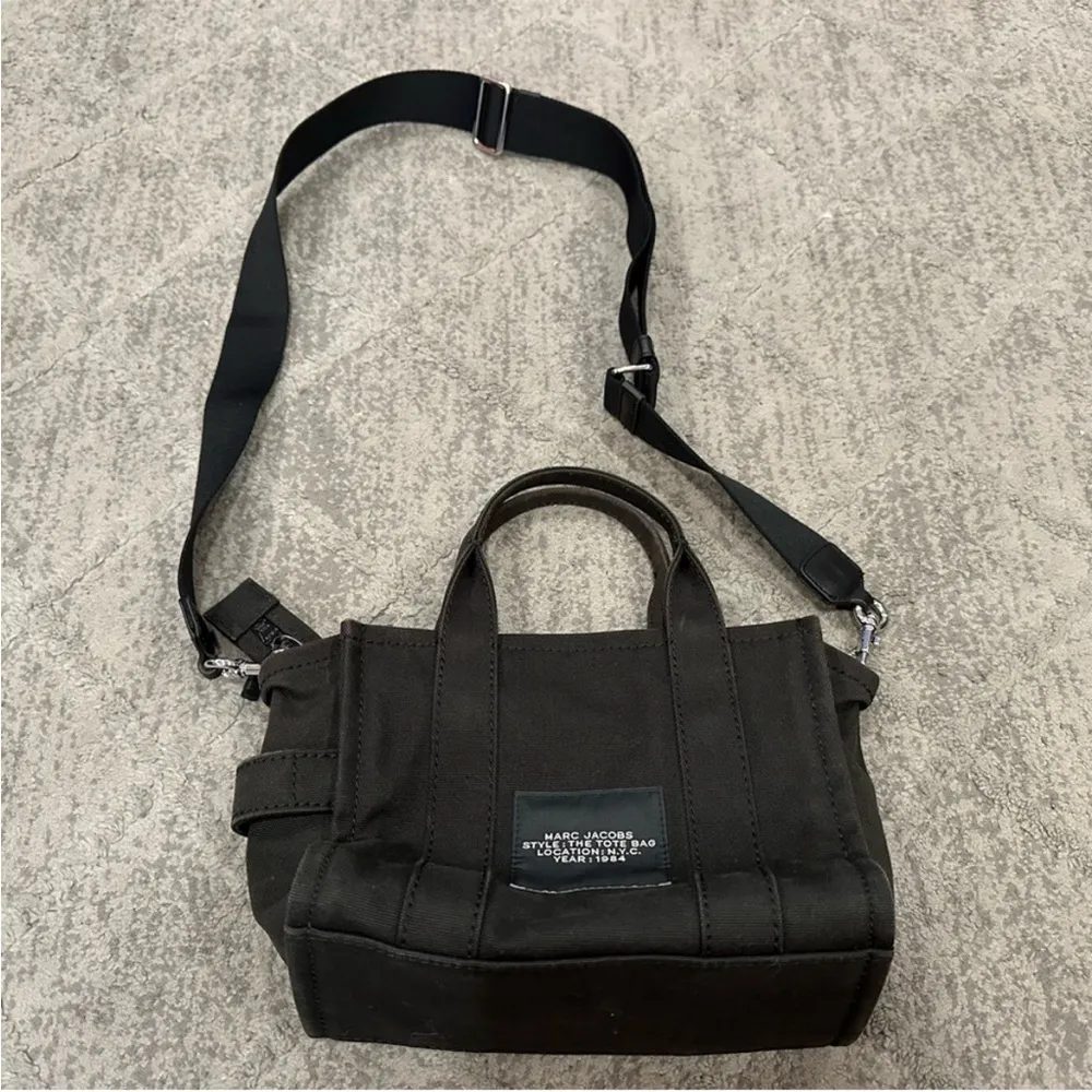 Marc Jacobs The Tote Bag Small Canvas Bag Crossbody - Image 8