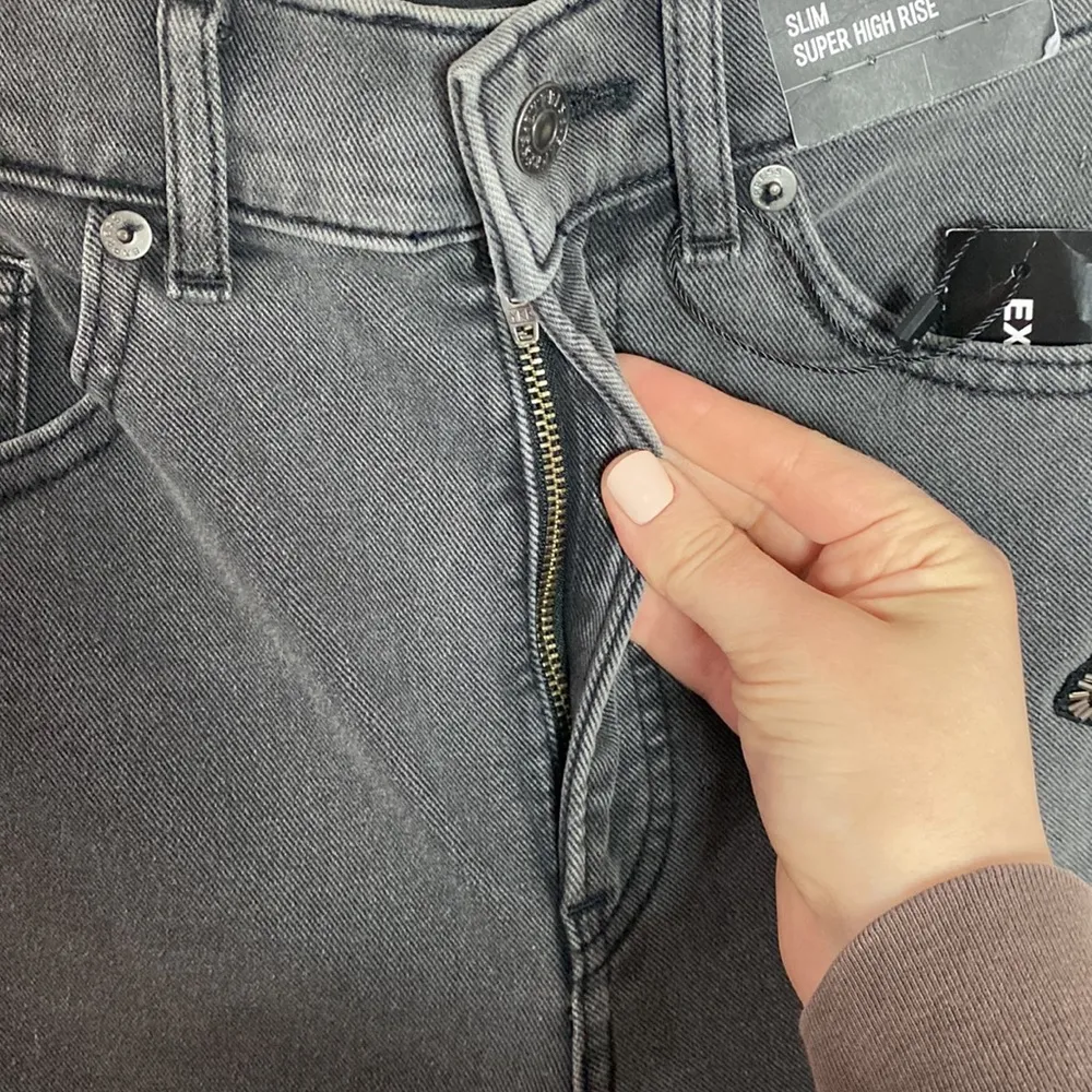 Express Slim super high rise embellished washed black jeans size 2 - Image 6