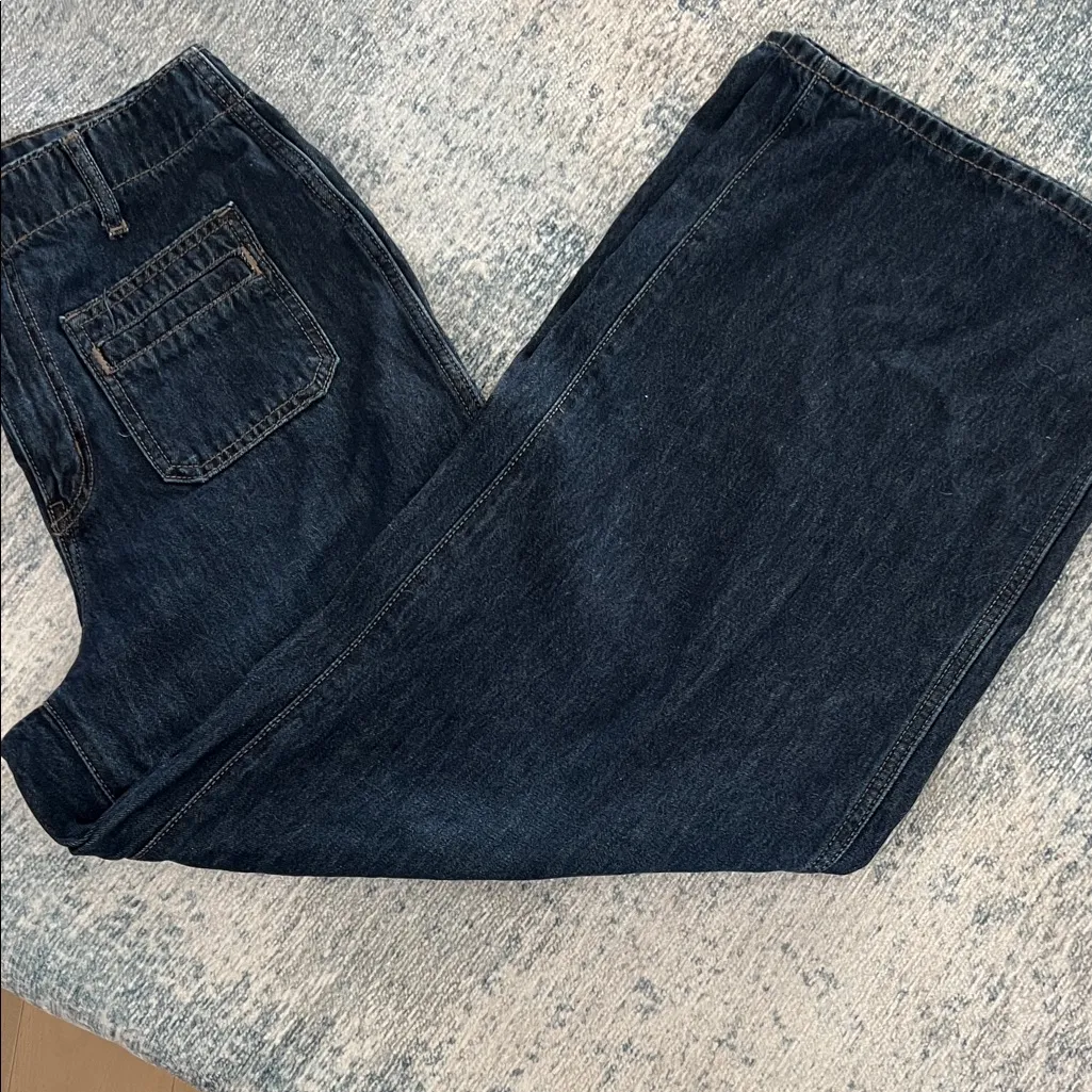 Old Navy Women's Dark Blue Flare Jeans - Image 2