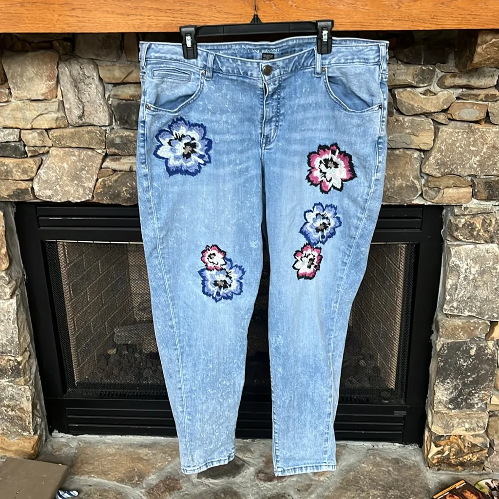 Boyfriend Jeans Embroidered Flowers Hippie  Womens 22 Lane Bryant - Image 3