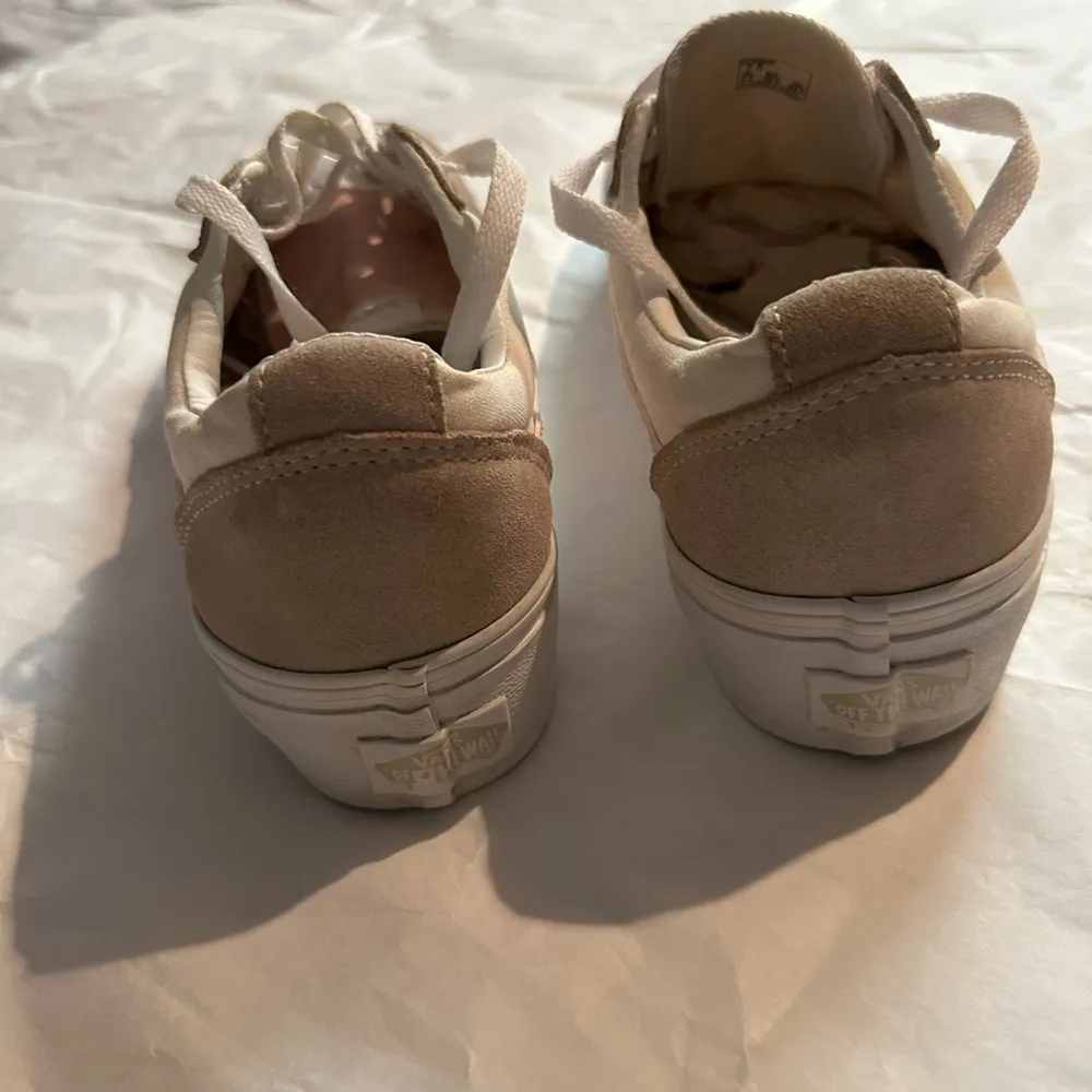 Vans Women's Pink and Cream Sneakers - Image 8