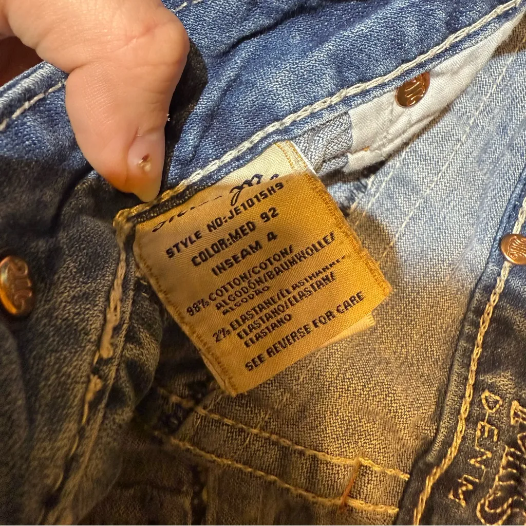 Miss Me Shorts Size 30 - Image 3