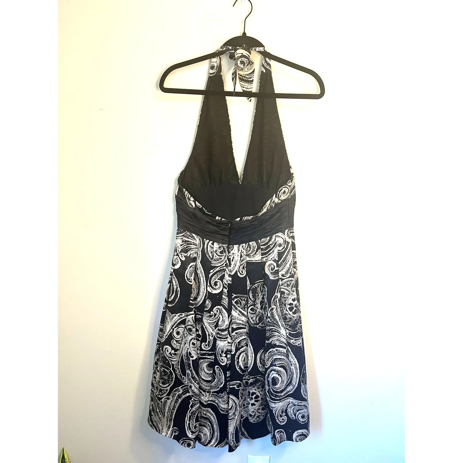 Adrianna Papell Occasions Halter Silk Dress Black & White Print Beaded sz. 8 - Image 2