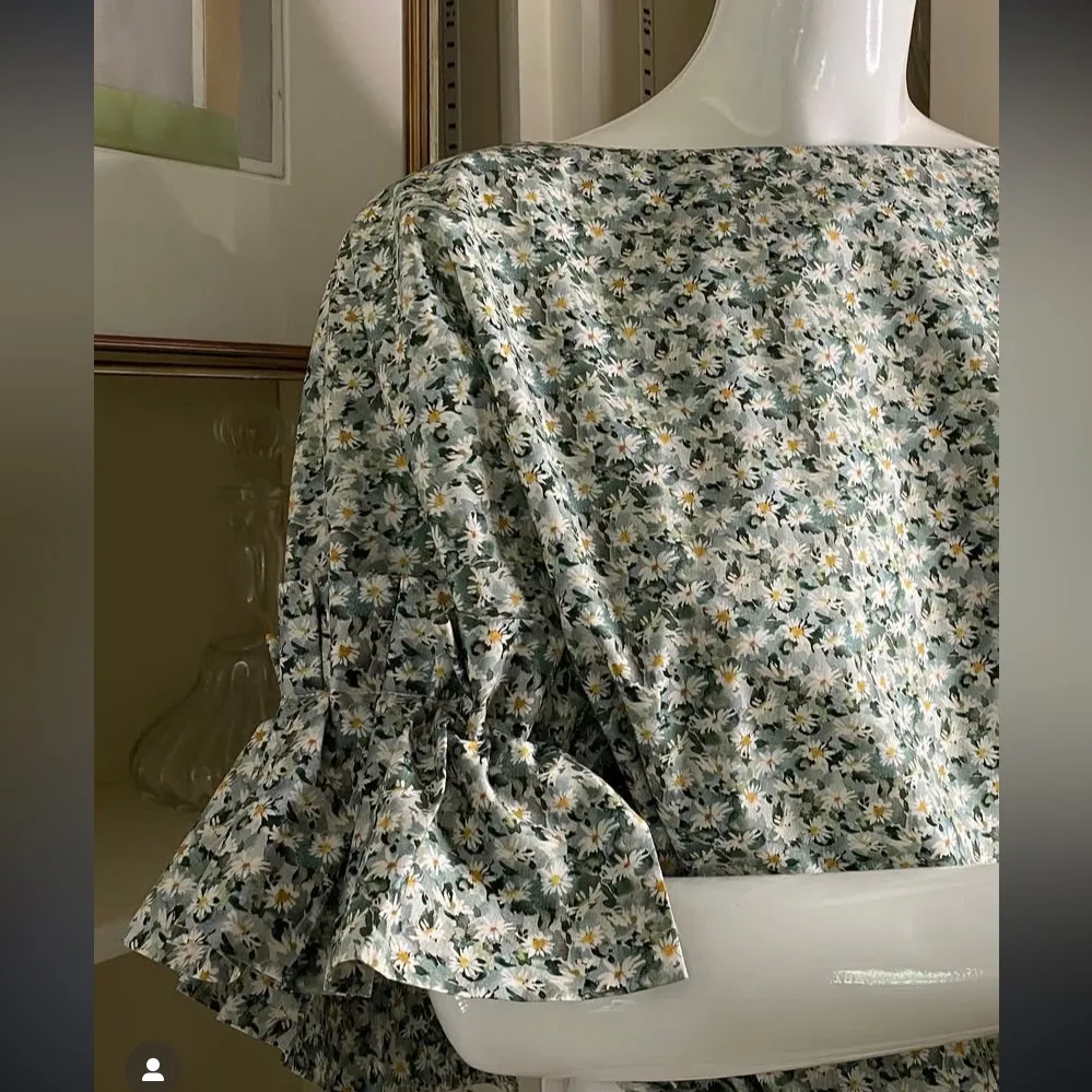 Tish Cox floral daisy ruffle blouse $380 classic cotton fall casual cottage White - Image 2