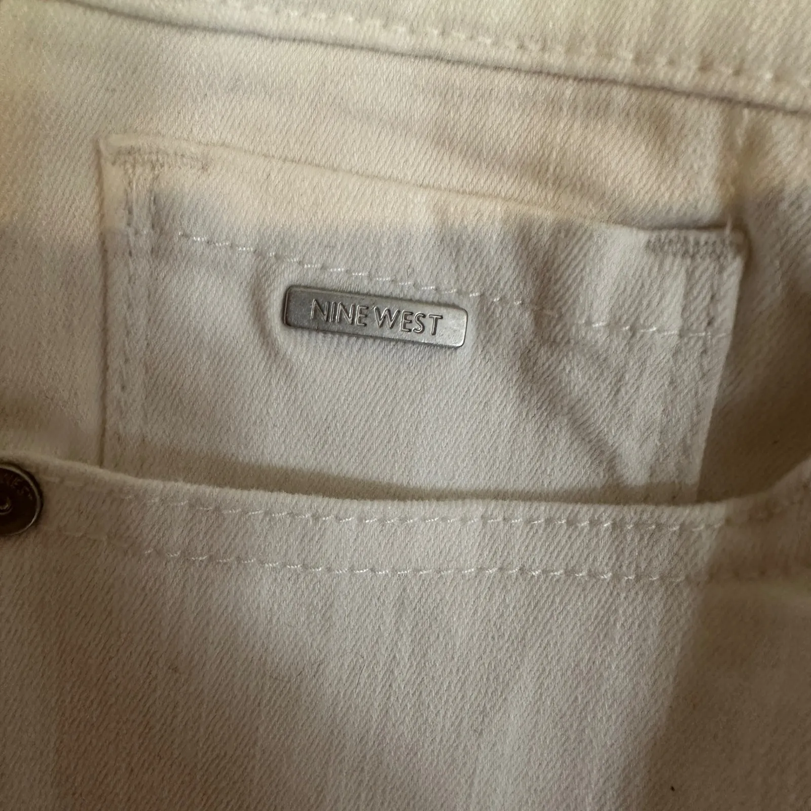 Nine West Christie Capri White Jeans Women's Size 10 Cropped Straight Leg Pants - Image 6