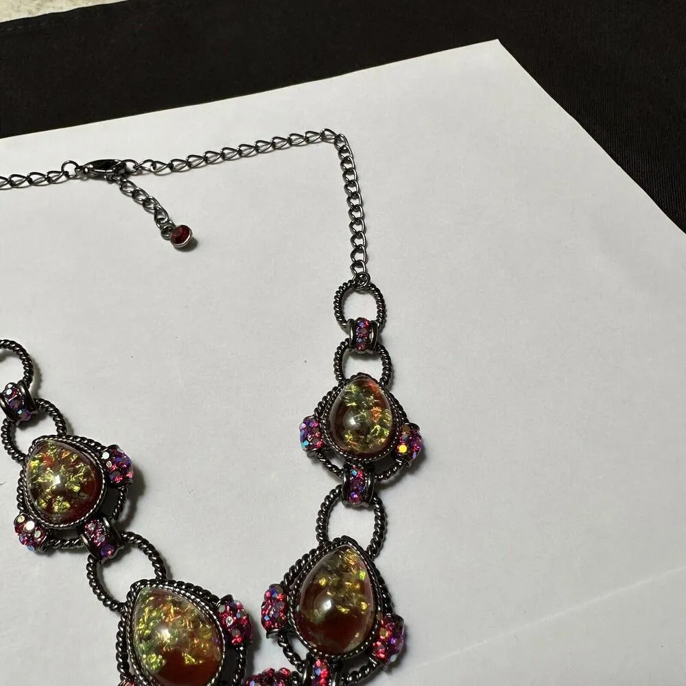 Gunmetal Faux Opal Red Rhinestone Set Pierced Dangle Earrings & Necklace - Image 11