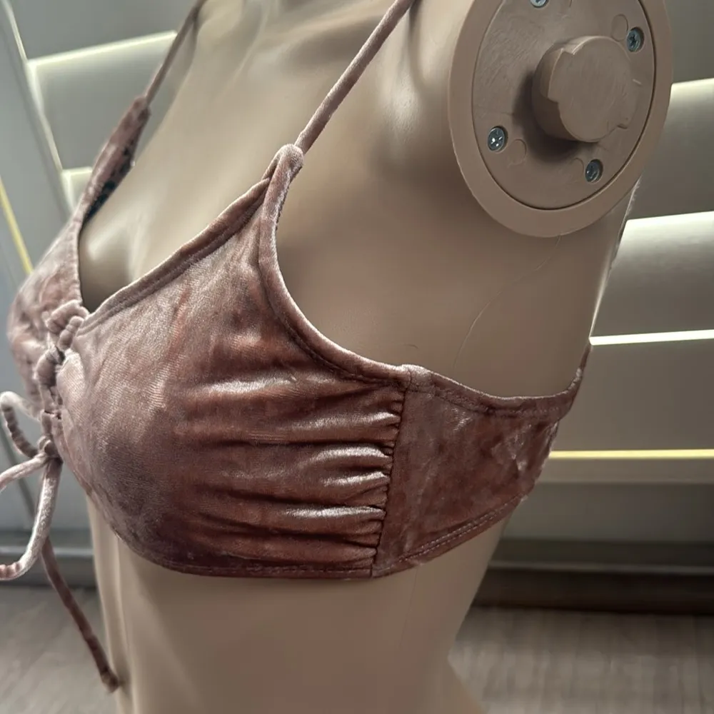 No Boundaries Women’s NoBo Blush Pink Velvet Cheetah Print Swim Bikini Top Sz M - Image 3