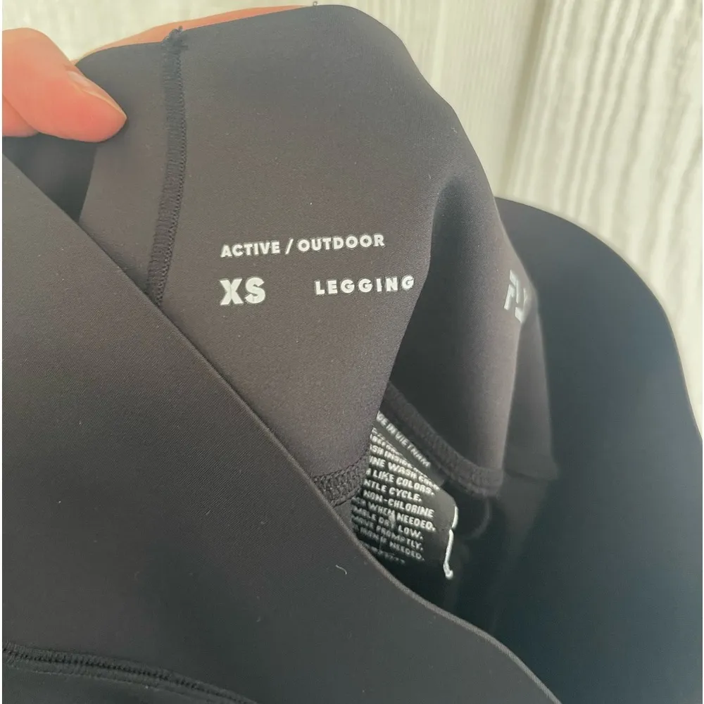 Women’s FLX Active/Outdoor Black Leggings Size XS - Image 5
