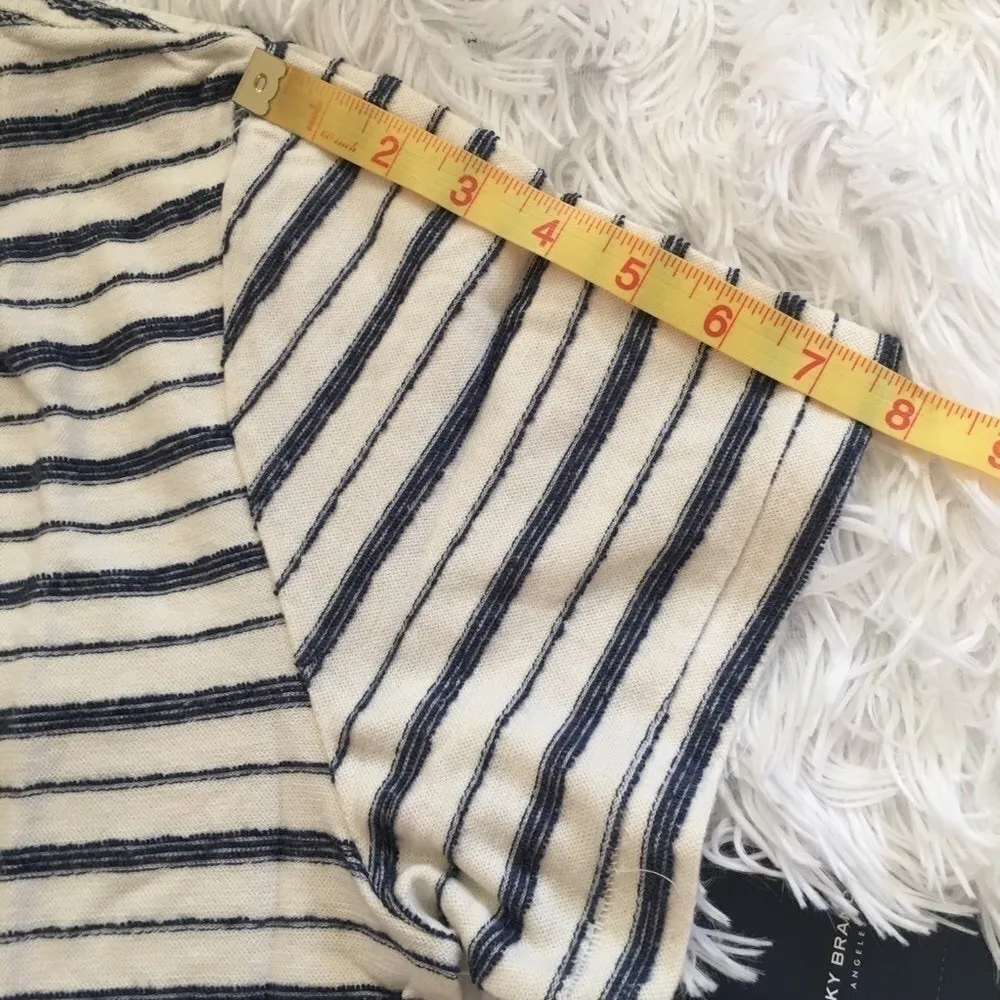 Lucky brand Tee Shirt crew neck short sleeves cream blue stripes Size Medium - Image 3