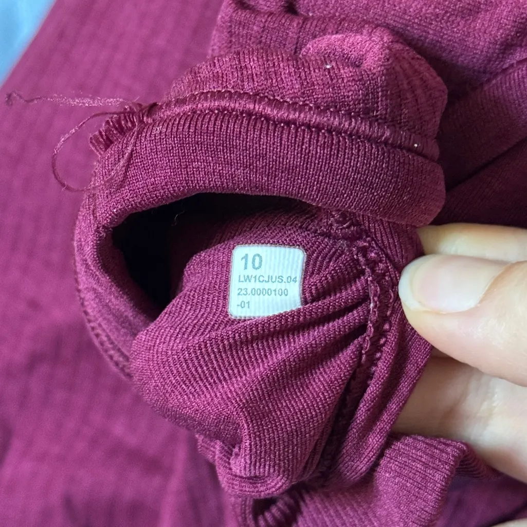 Lululemon Ebb To Street Crop Tank Size 10 NWOT Maroon - Image 7