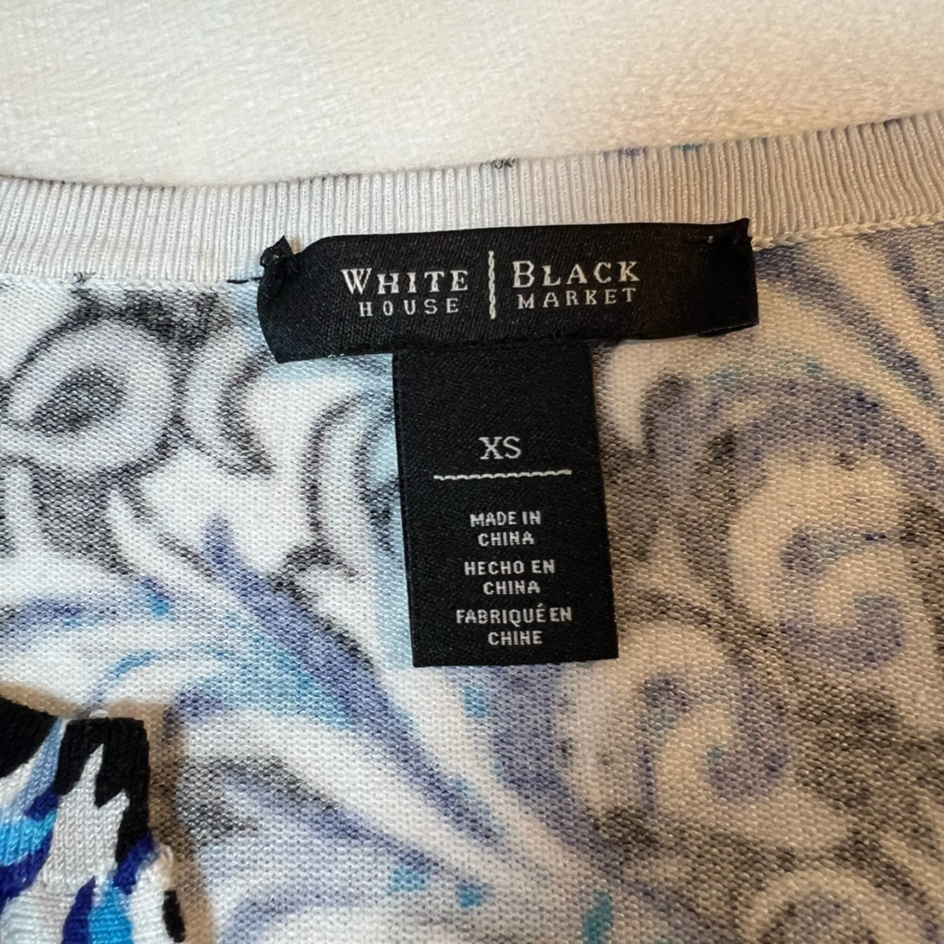 WHITE HOUSE BLACK MARKET blue print Cardigan Sweater 3/4 sleeve v-neck Womens XS - Image 2