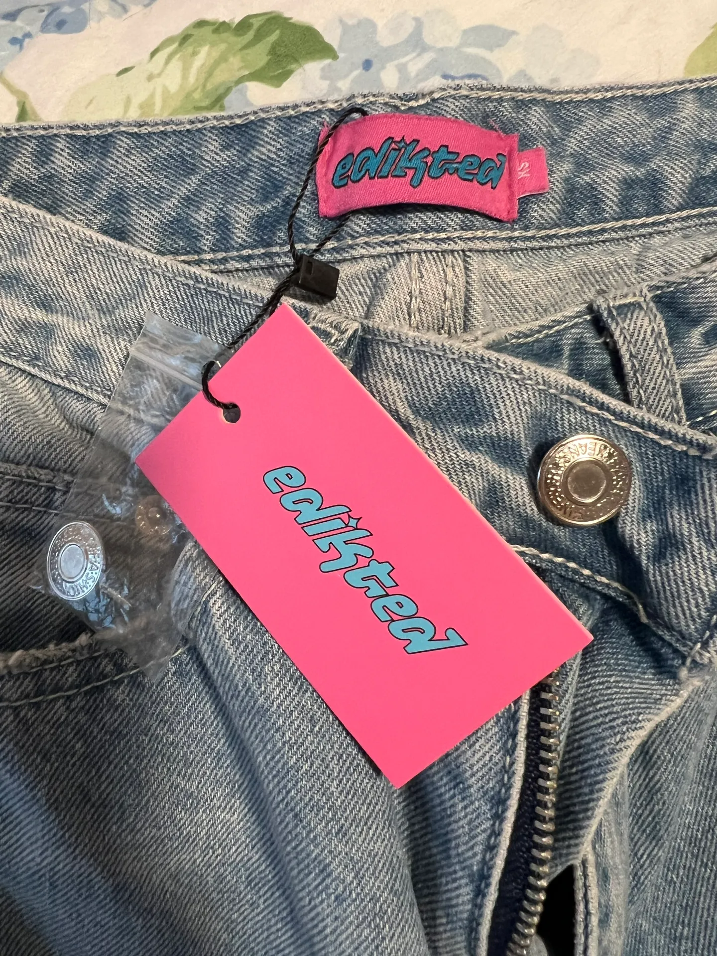 Edikted Jeans - Image 4