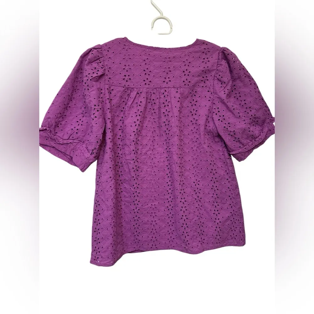 Draper James Women's Short Puff Sleeve Heidi V Neck Top Purple Eyelet NWT - Image 2