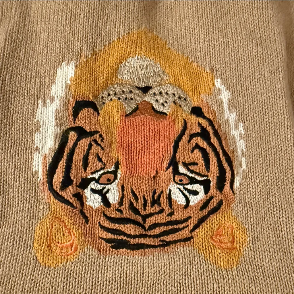 Storybook Knits Women's Medium Tan Sweater with Black and Gold Tiger accents VTG - Image 6