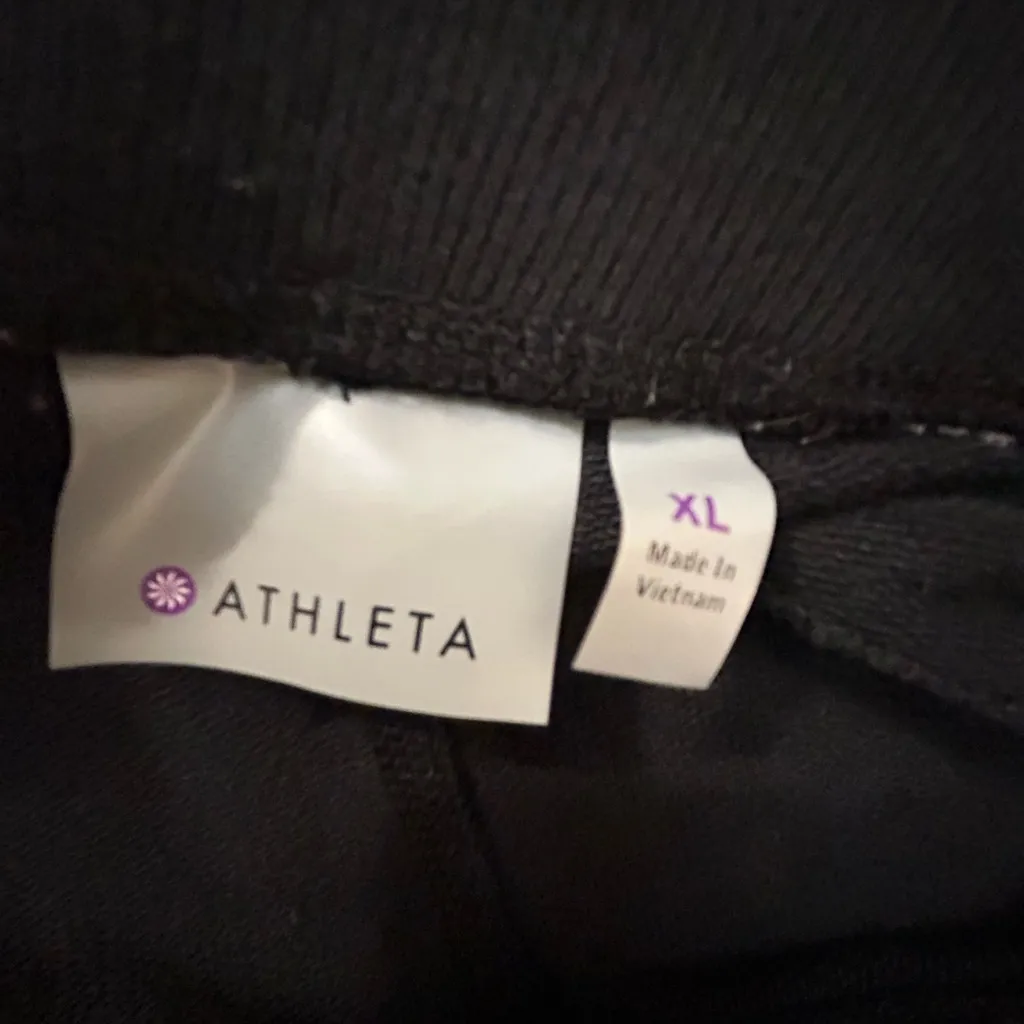 ALTHLETA RUCHED BOTTOM PLUS SIZE ACTIVE PANTS! Tall 33 inseam - Image 3