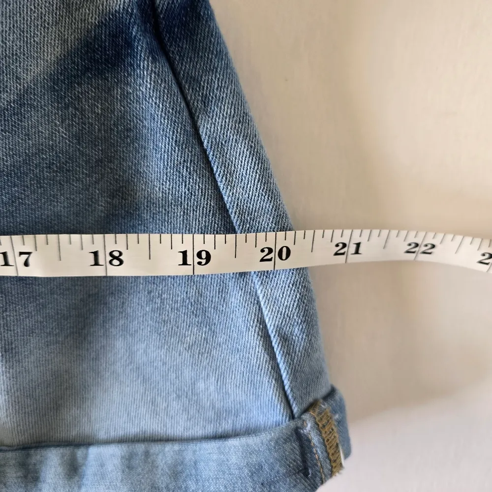 Almost Famous Crave Fame High-Rise Paperbag Waist Denim Shorts Size Large - Image 5