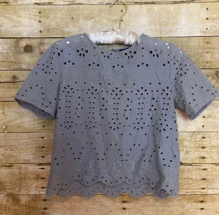 Eyelet Lace Crop Top with scalloped Hem - Image 2