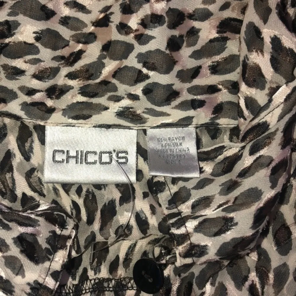Chico's 4/$20  medium leopard button down‎ - Image 3