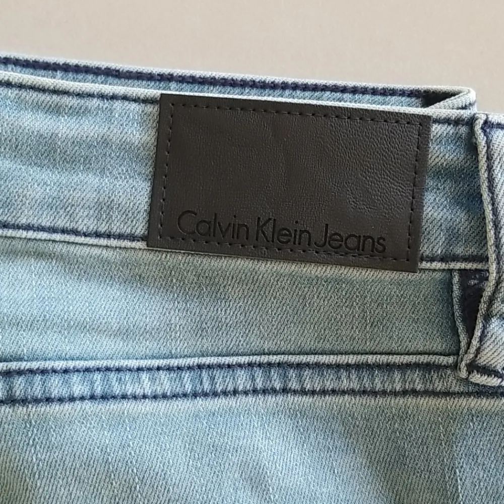NWOT! Calvin Klein Slim Boyfriend Jeans - Image 4