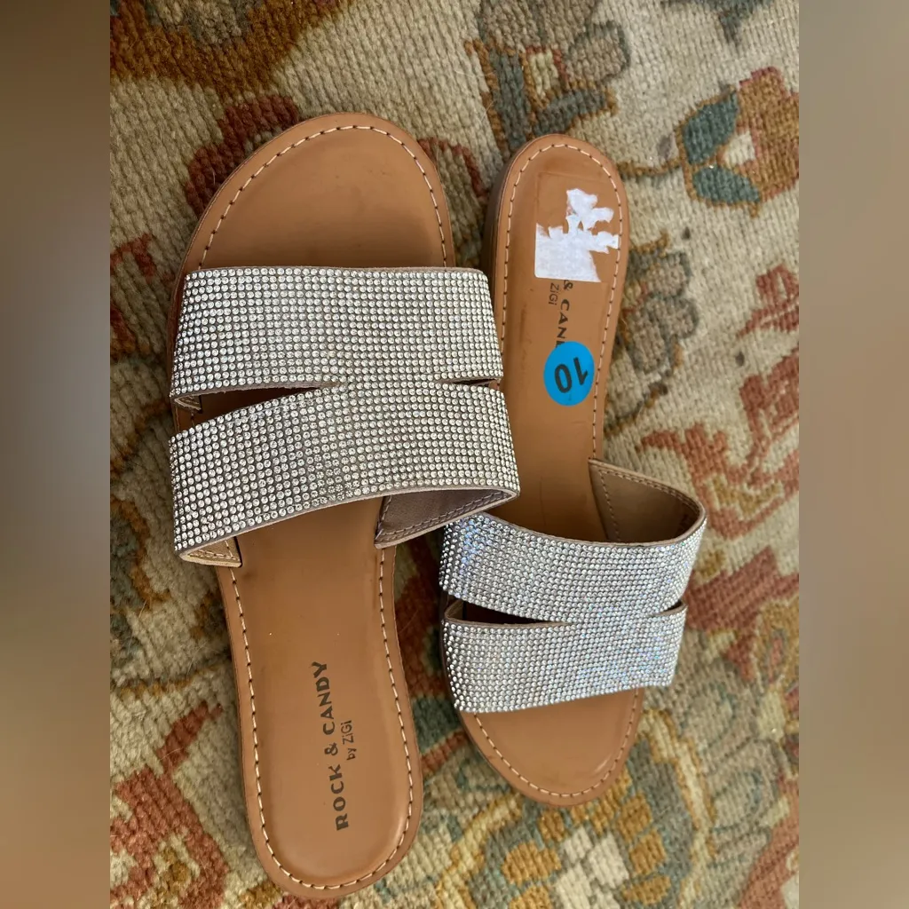 Never worn: Rock & Candy Women's Sparkling Silver Sandals Size 10 - Image 5