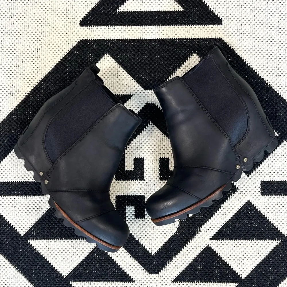 Lea Wedge Leather Ankle Booties in Black Size 6 - Image 9