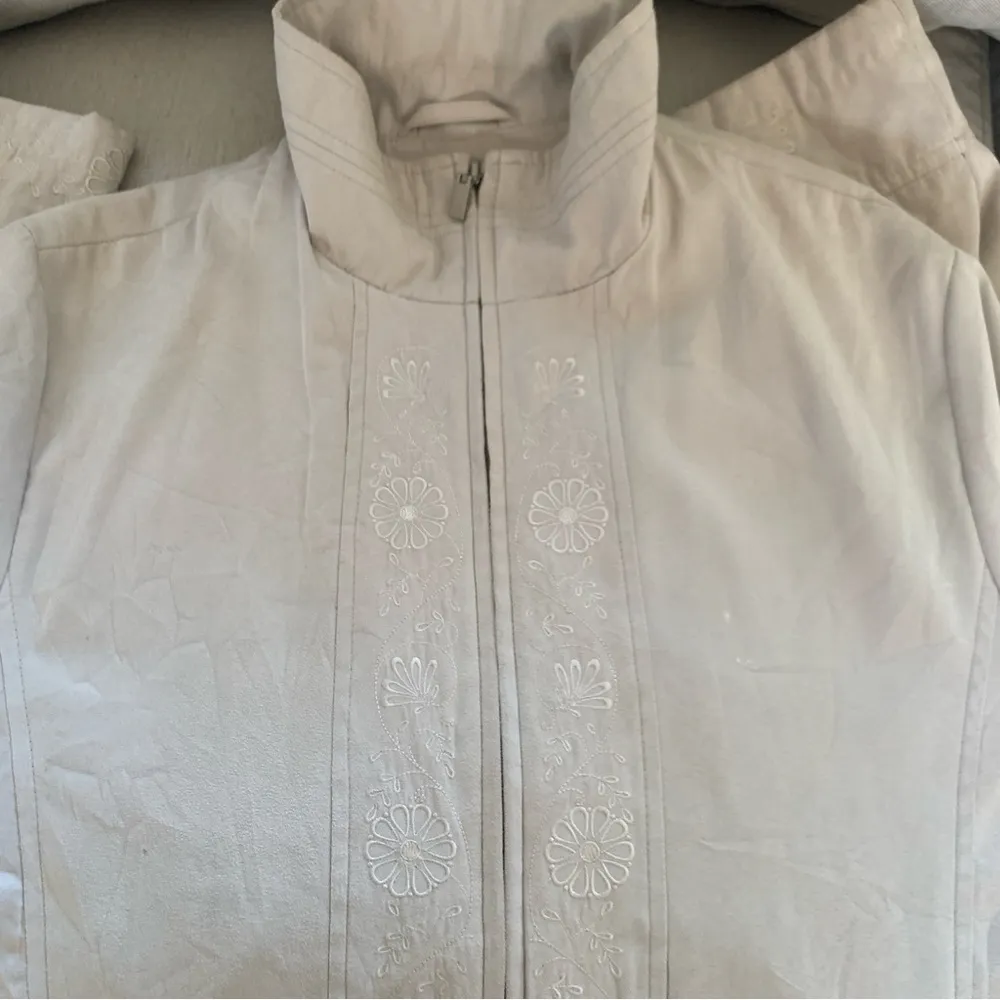 London Fog Limited Edition Beige Floral Zip Front Mock Neck Jacket Size Small - Image 4