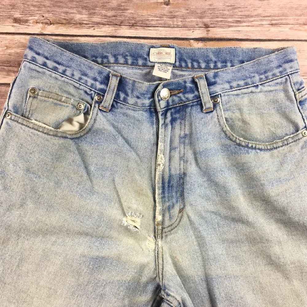 SEXY CHEEKY BUTT DISTRESSED RIPPED VINTAGE CHEROKEE LIGHT WASH RELAXED JEANS - Image 4