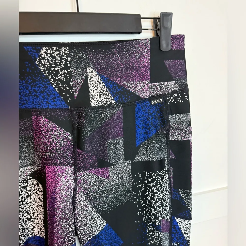 DKNY Sport Splatter Geometric 7/8 Active Leggings - Image 6