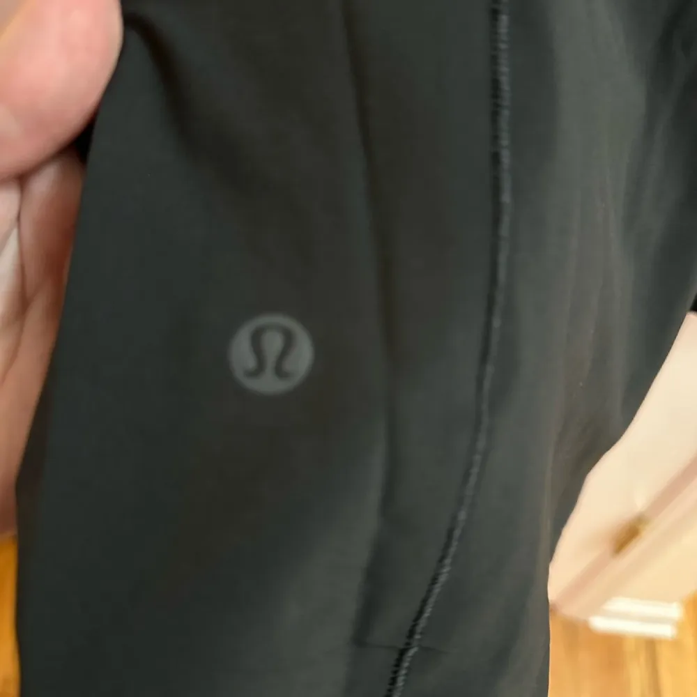 Lululemon  MIST OVER WINDBREAKER - Image 6