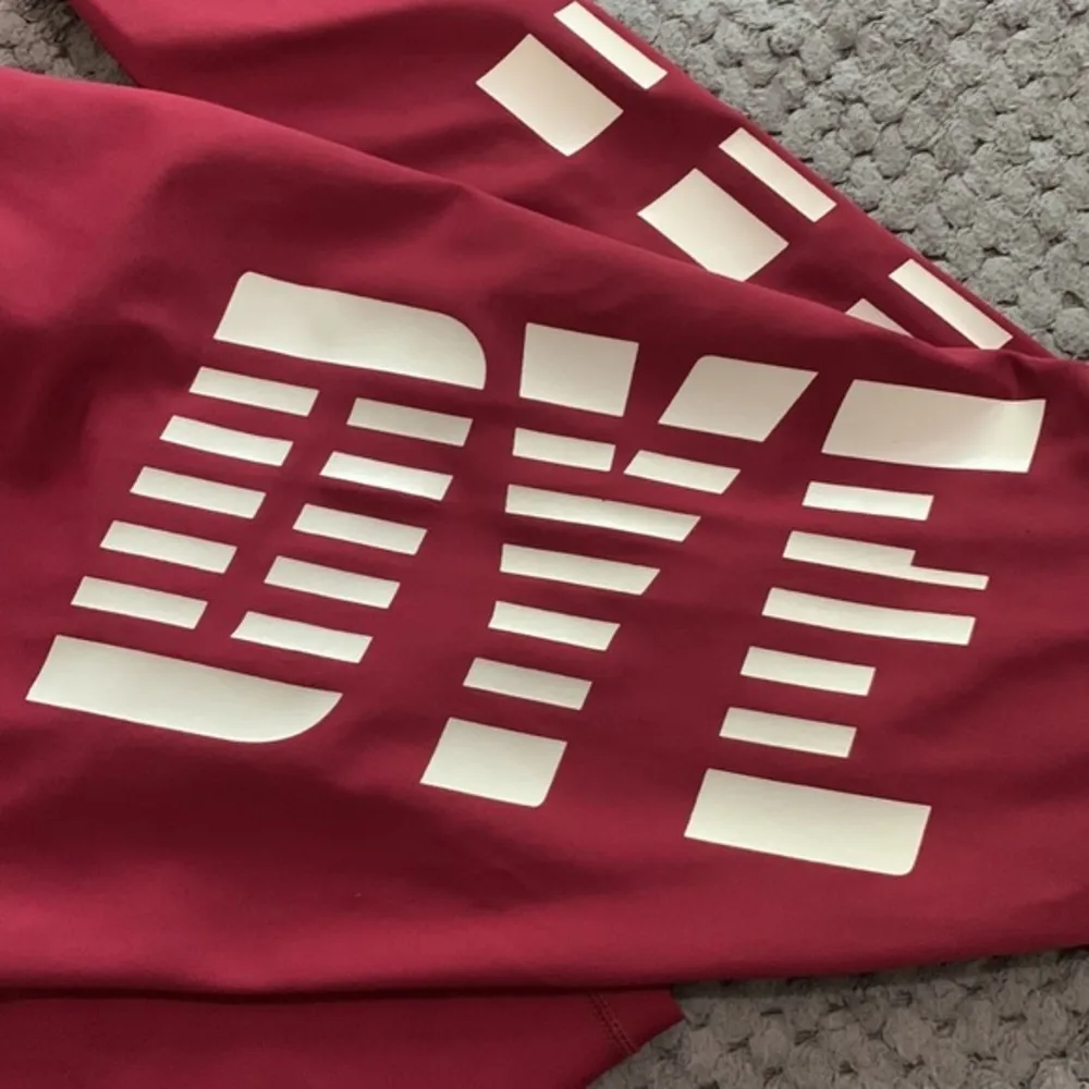 Doyoueven Maroon Leggings Size Small EUC #7492 - Image 2