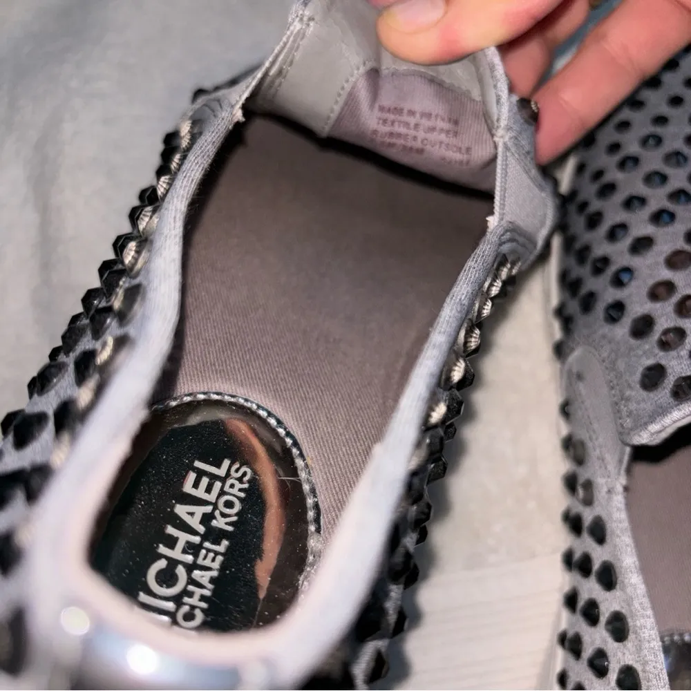 Michael Kors 7 1/2 sneaker - Image 6