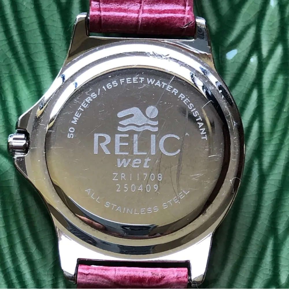 Relic  Wet - date watch with leather strap - Image 3