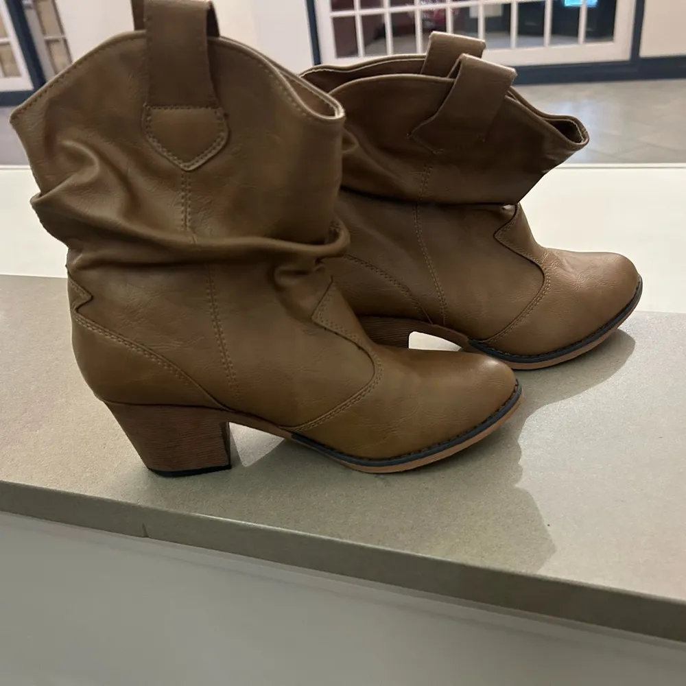 Charles Albert Brown Leather Ankle Boots-size 8- hot boots! - Image 2